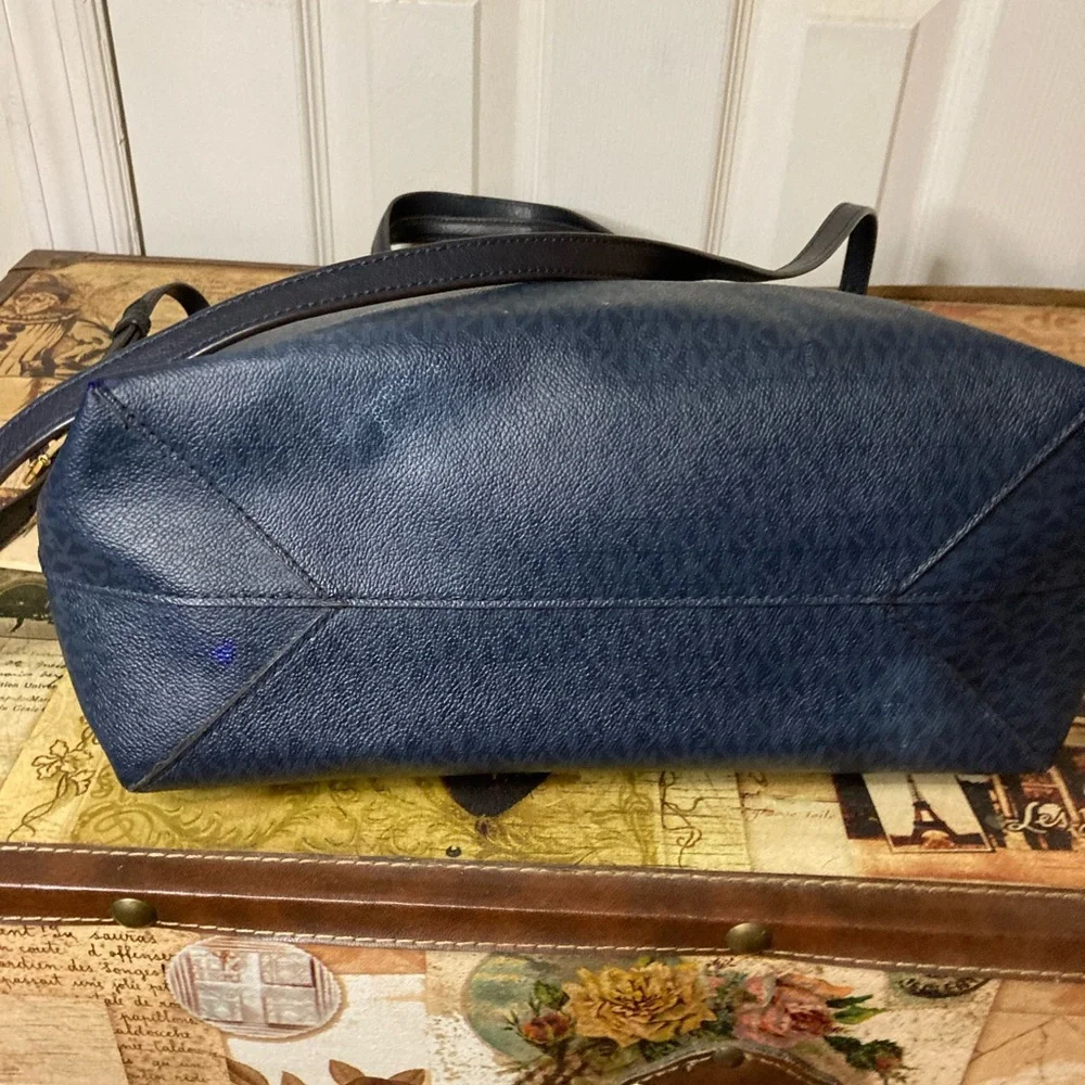 MICHAEL KORS CASSIE NAVY canvas tote - Picture 7 of 7